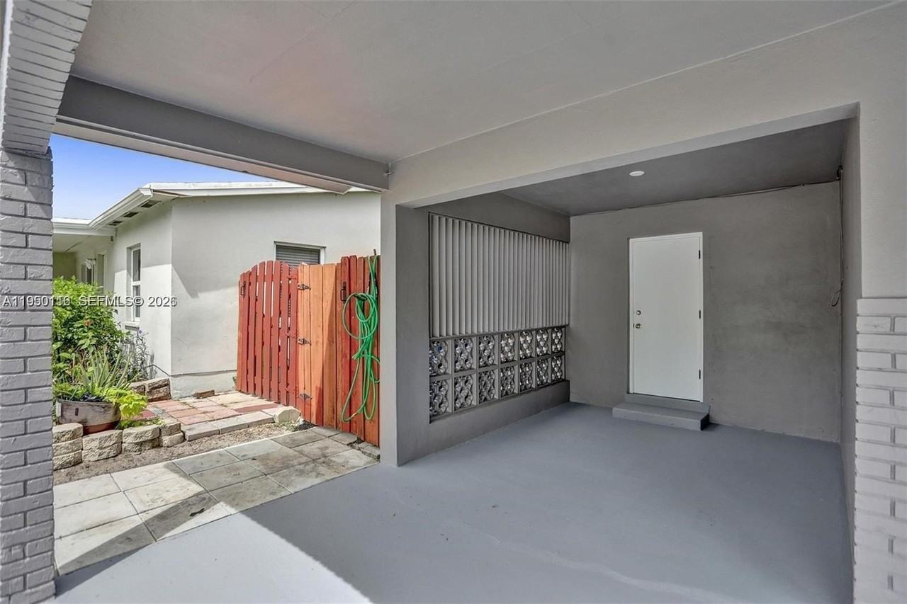 5408 N Andrews Ave #5408 - Photo 2 of 2