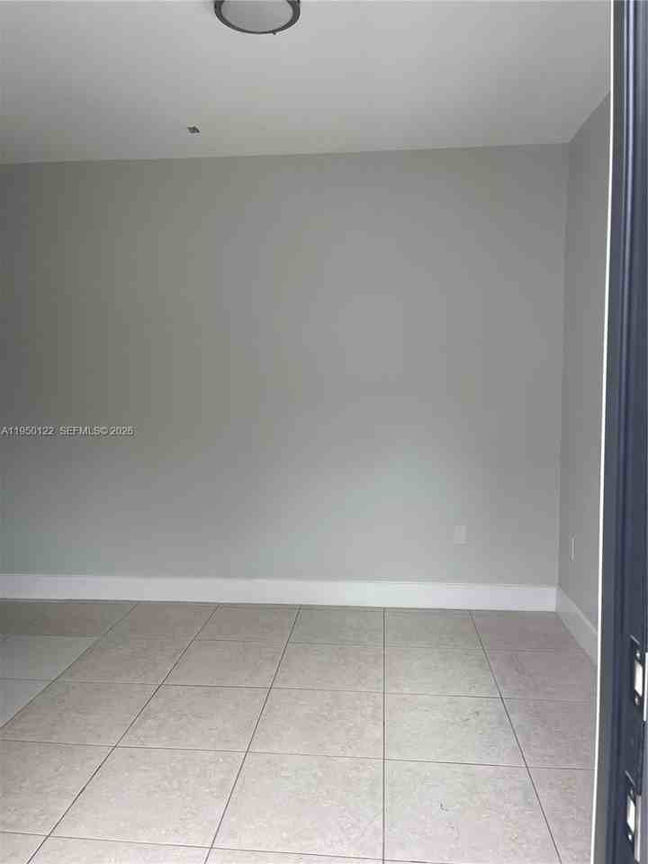 14554 Sw 161st Ct - Photo 4 of 17