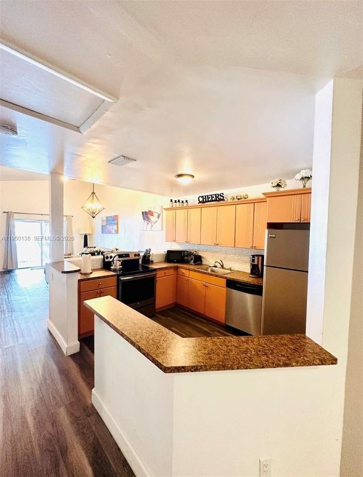 2433 Sw 58th Mnr - Photo 5 of 29