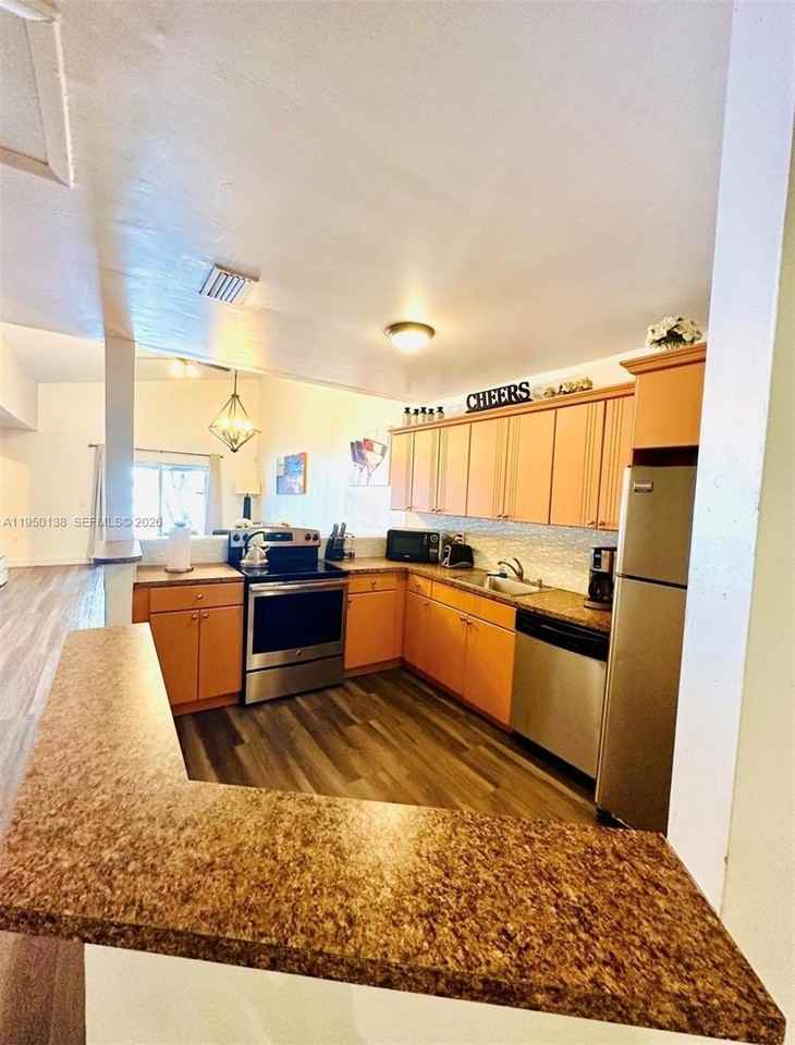 2433 Sw 58th Mnr - Photo 7 of 29