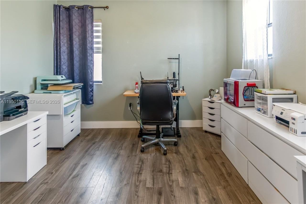 724 Se 37th Ave #724 - Photo 7 of 16