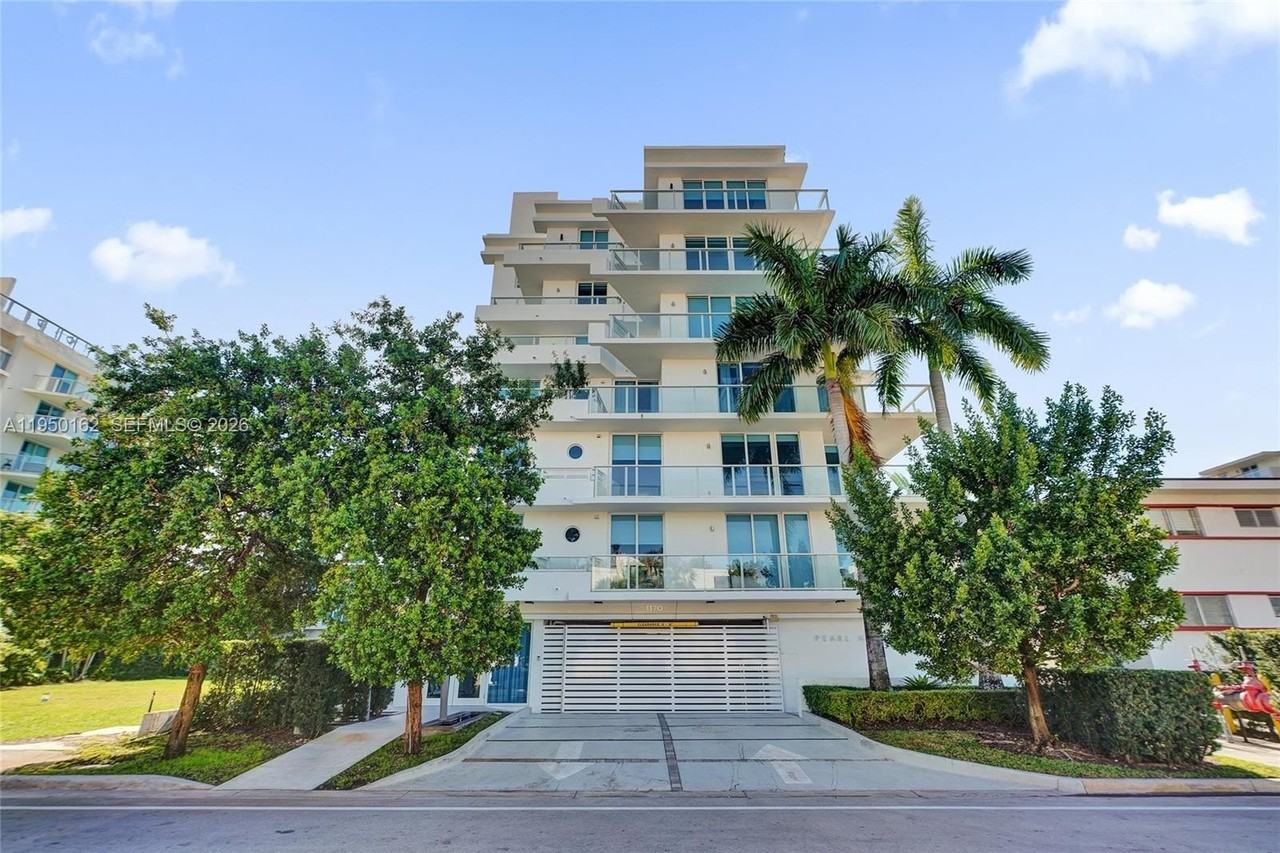 1170 101st St #201 - Photo 3 of 50