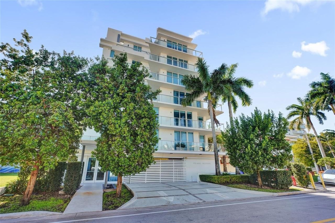 1170 101st St #201 - Photo 4 of 50