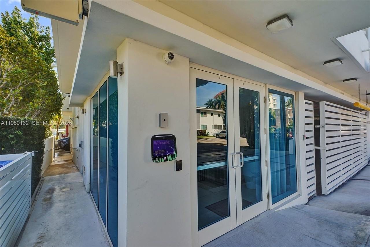 1170 101st St #201 - Photo 5 of 50