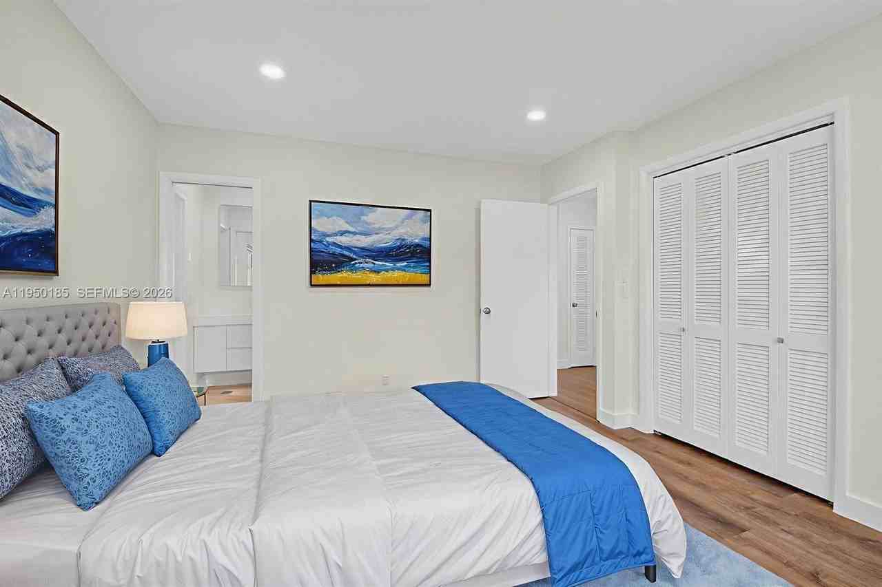 1345 Sw 9th Ave - Photo 2 of 28