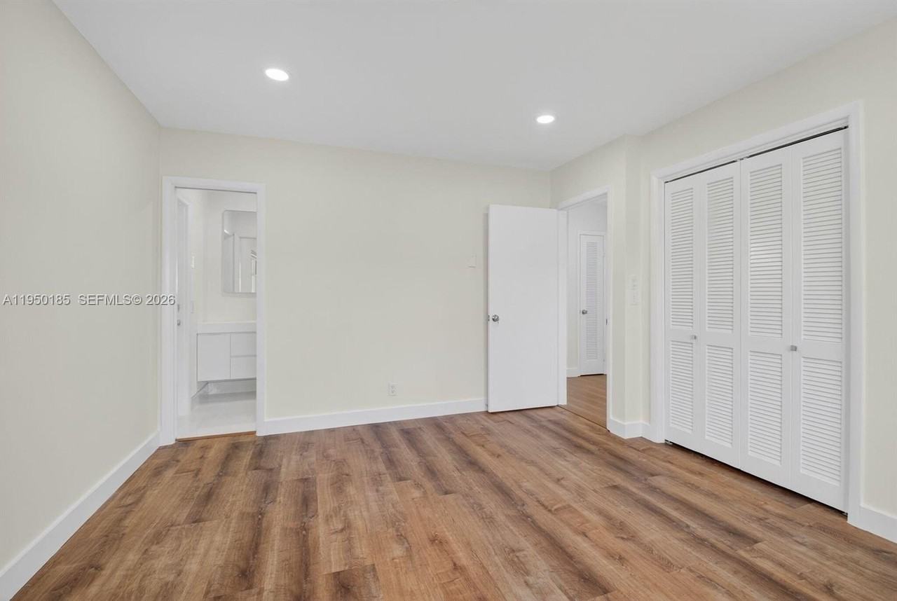 1345 Sw 9th Ave - Photo 3 of 28