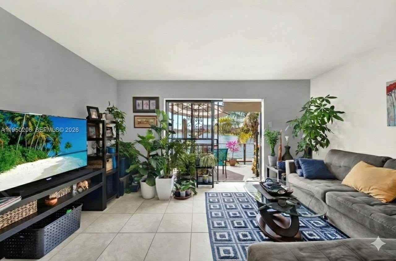 10810 Nw 7th St #6B - Photo 2 of 19