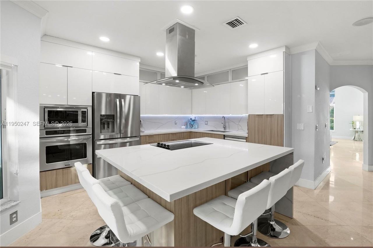 11243 Nw 58th Ter #1 - Photo 7 of 47