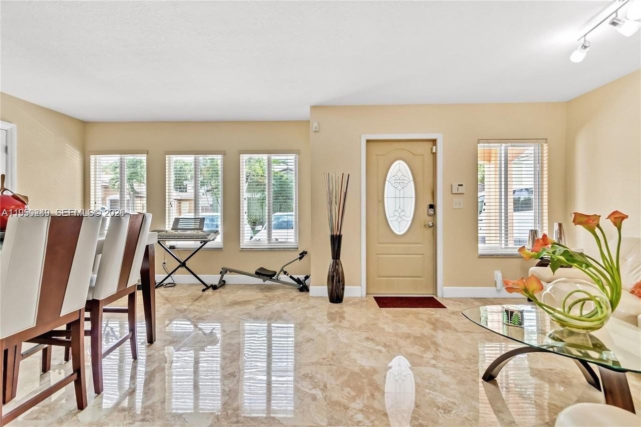 16453 Sw 97th St - Photo 4 of 13