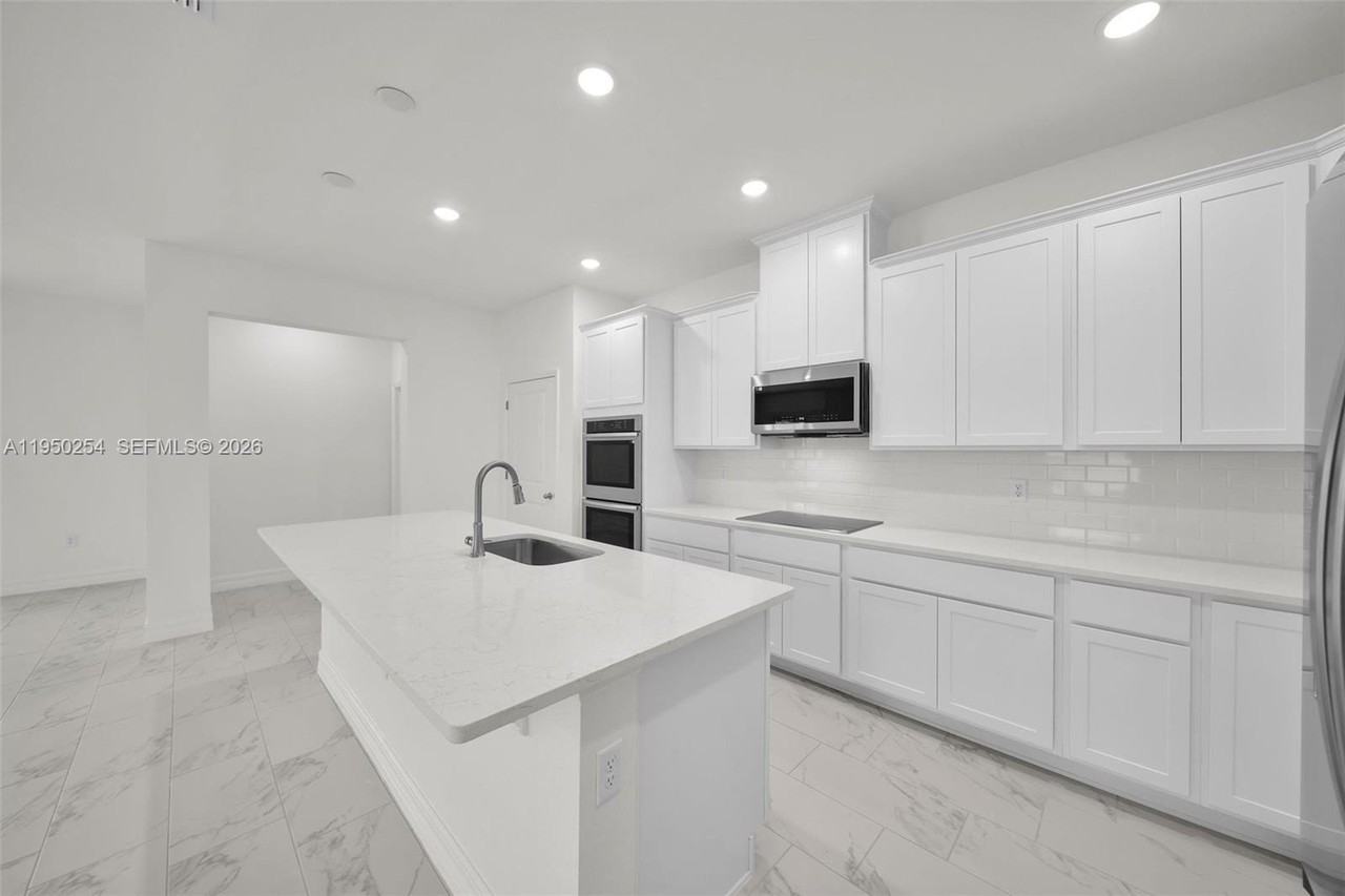 1145 Nw 27th Ct #1 - Photo 5 of 15