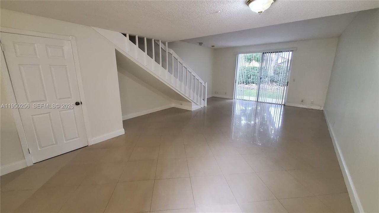 1611 Sorrento Dr - Photo 5 of 29