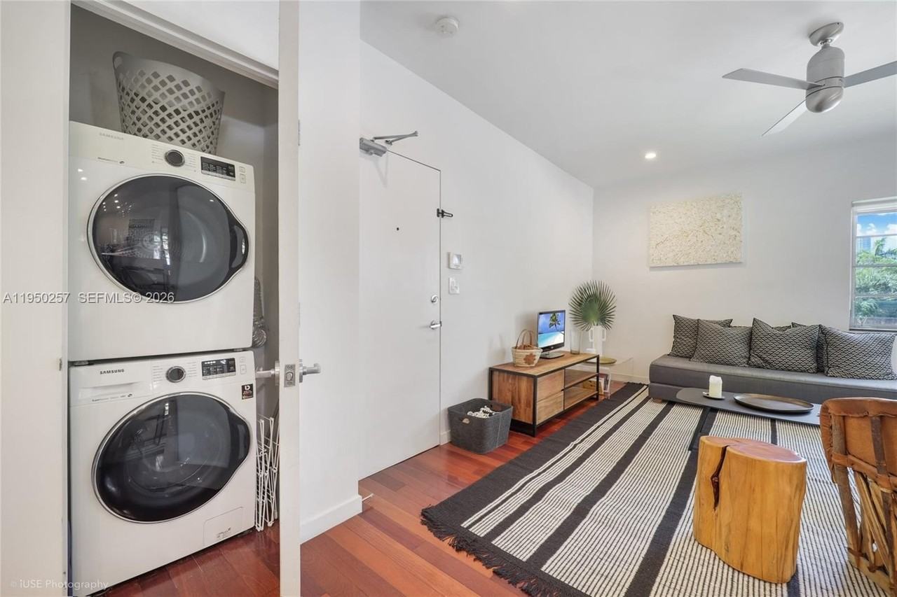 1057 15th St #24 - Photo 5 of 13