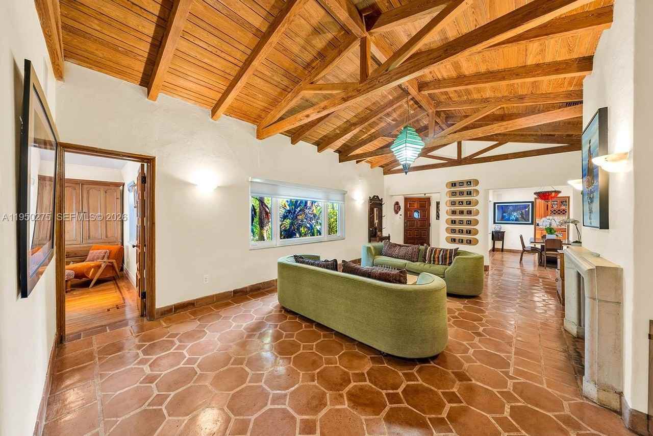 3701 Chase Ave - Photo 7 of 27