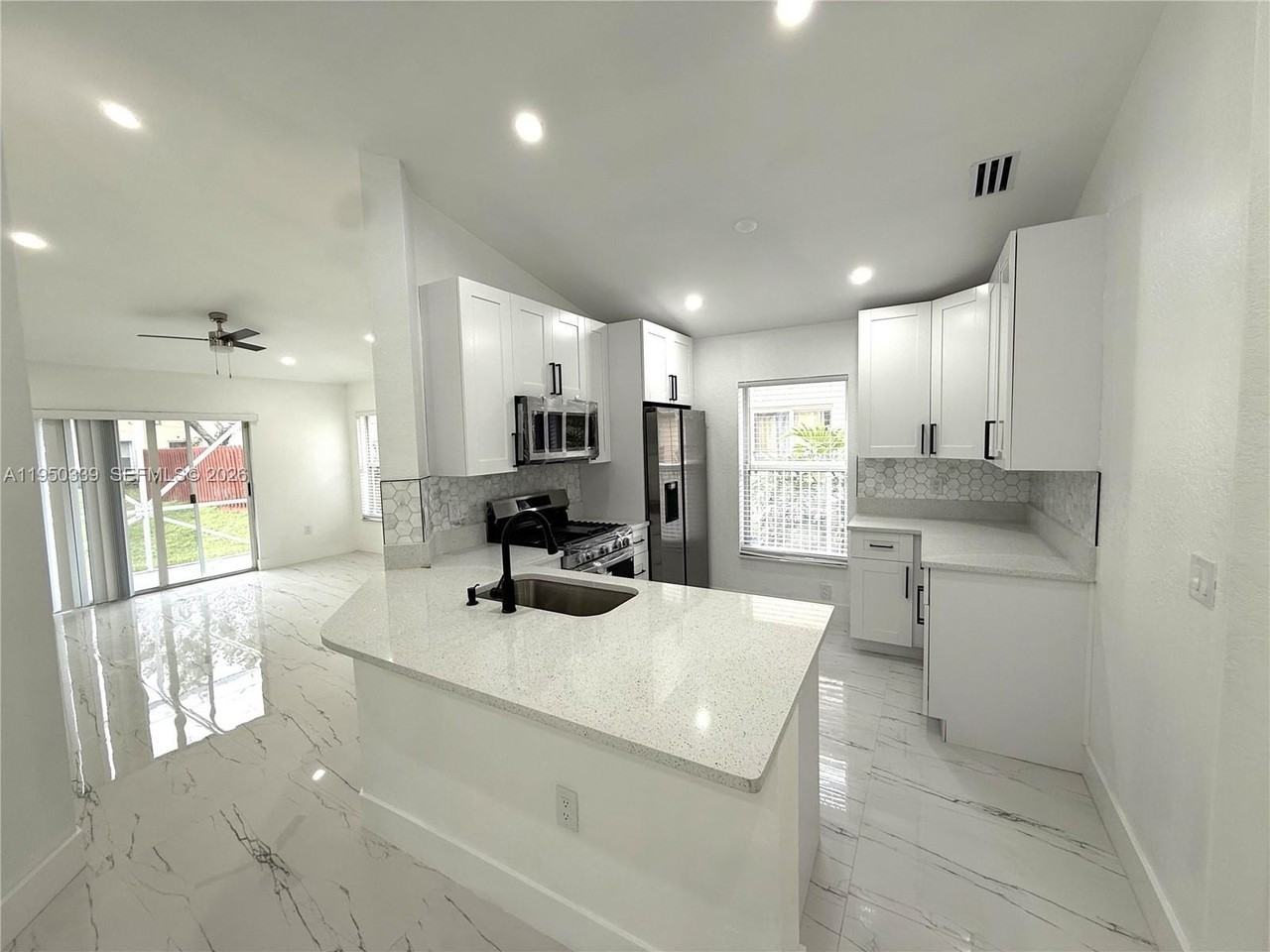 8989 Nw 53rd St - Photo 7 of 18