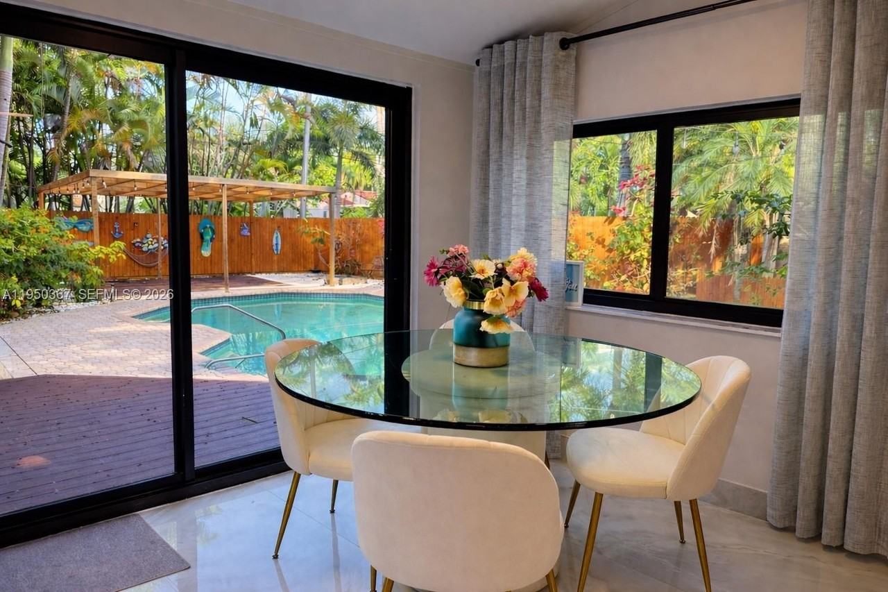 1415 Mayo St - Photo 2 of 18