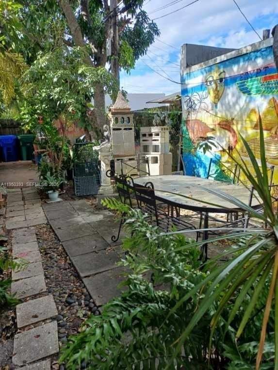 85 Nw 46th St #2 - Photo 4 of 4