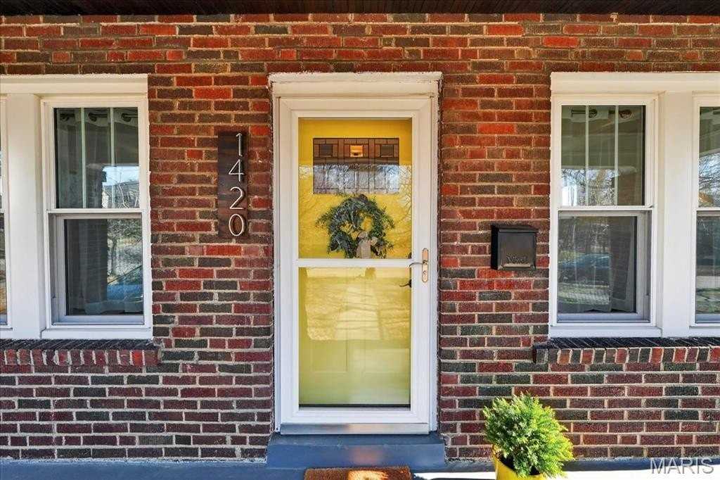 1420 Bredell Ave - Photo 3 of 37