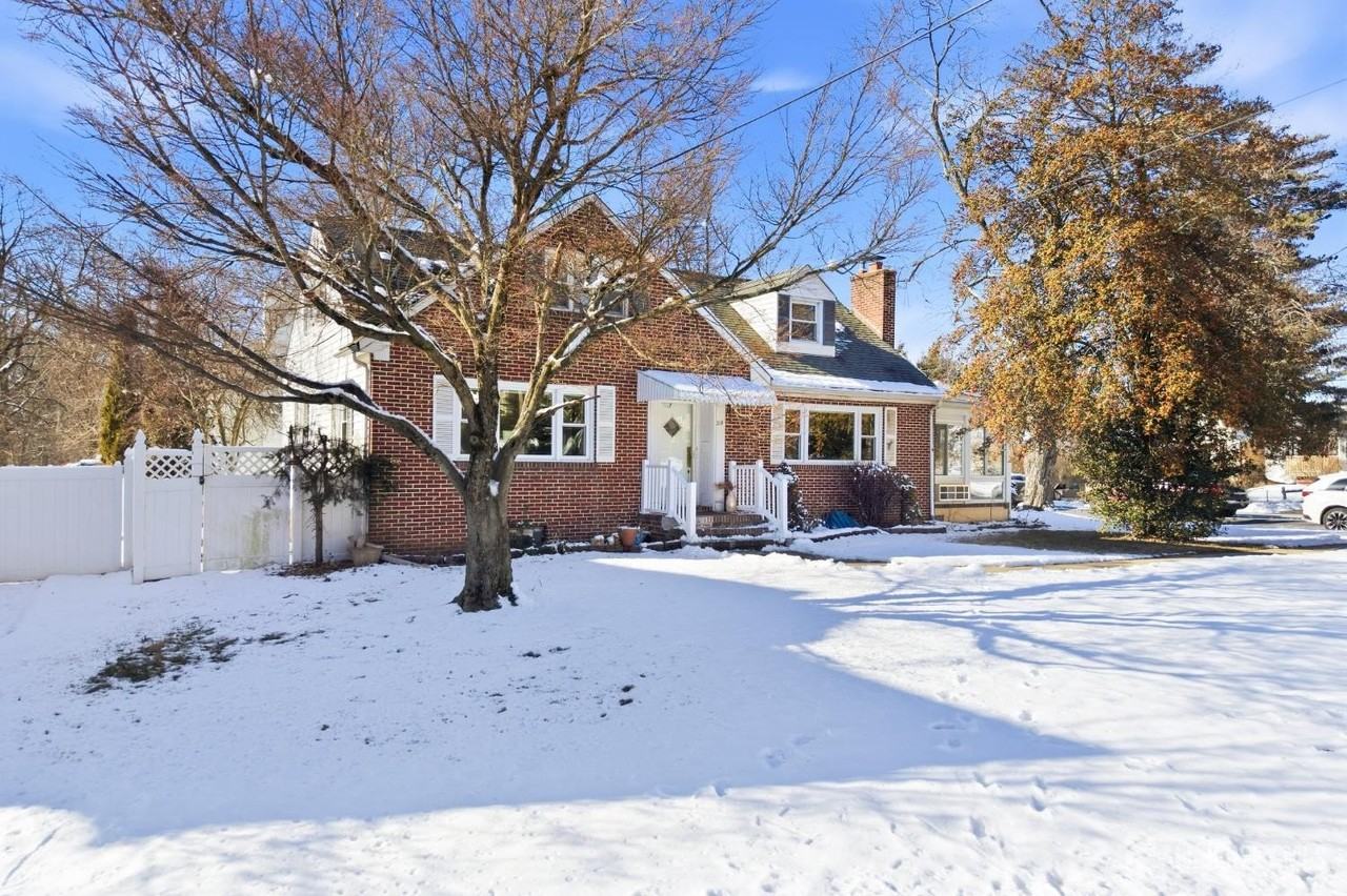 219 Plainfield Rd - Photo 2 of 41