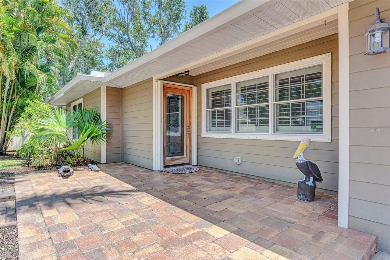 1894 Loma Linda St - Photo 3 of 48