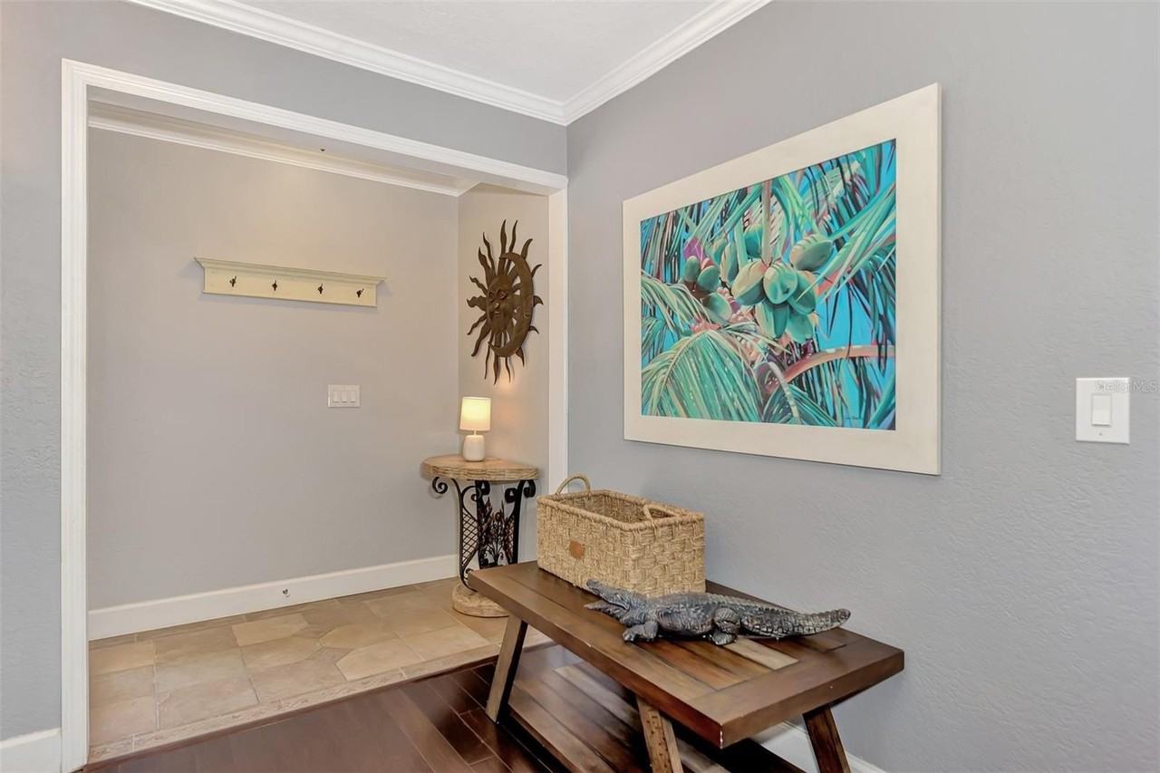 1894 Loma Linda St - Photo 4 of 48