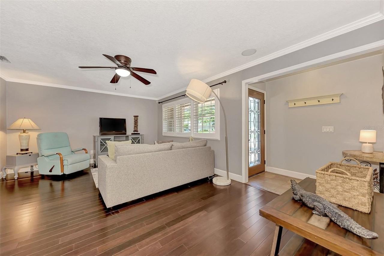 1894 Loma Linda St - Photo 5 of 48