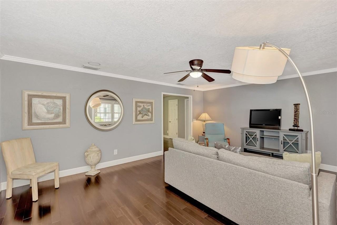 1894 Loma Linda St - Photo 7 of 48