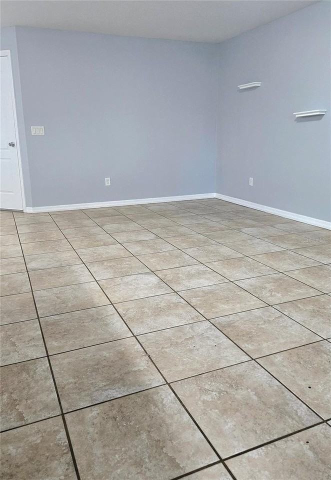 6520 Windsor Lake Cir #6520 - Photo 6 of 31