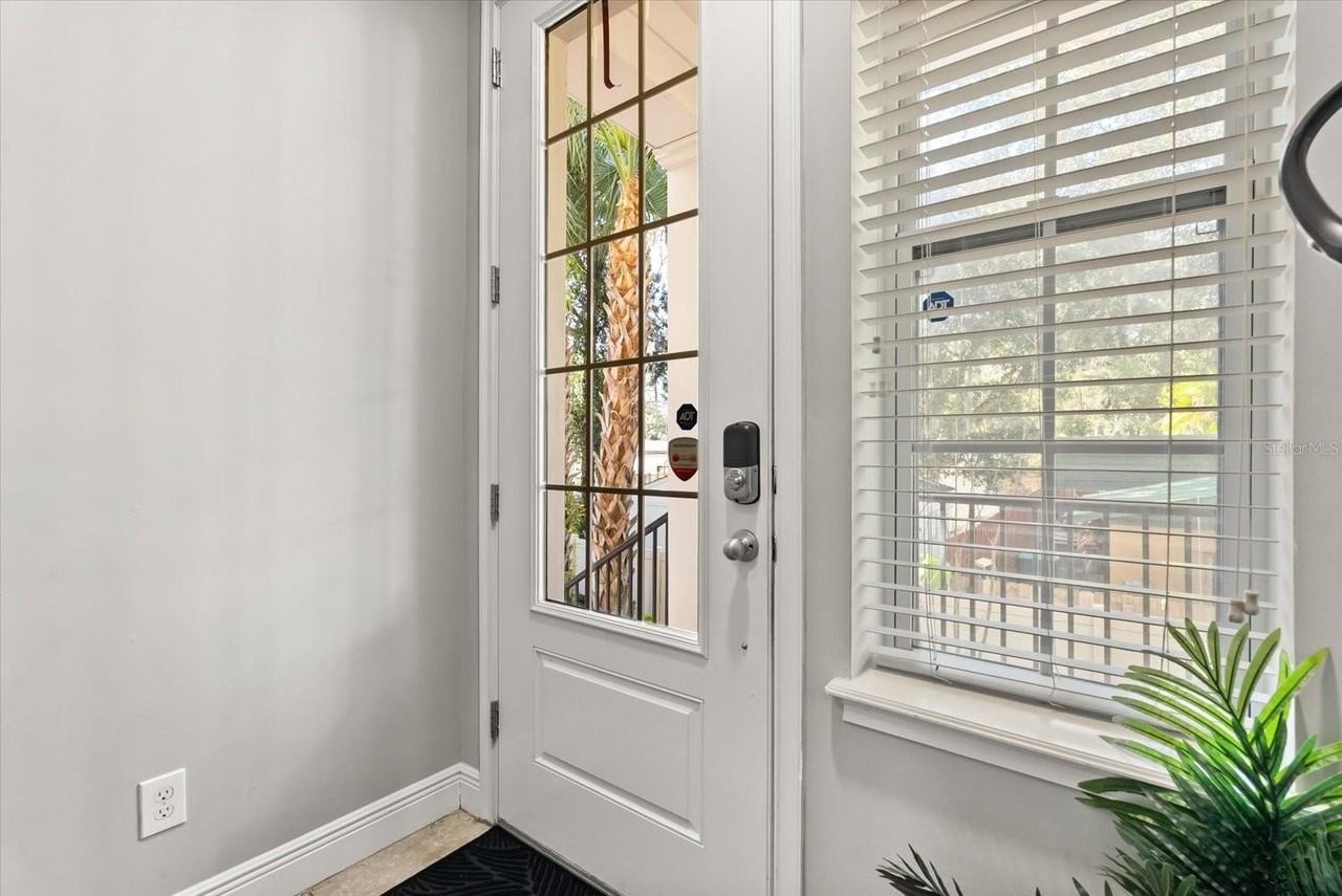 520 Lanark Ct - Photo 4 of 29