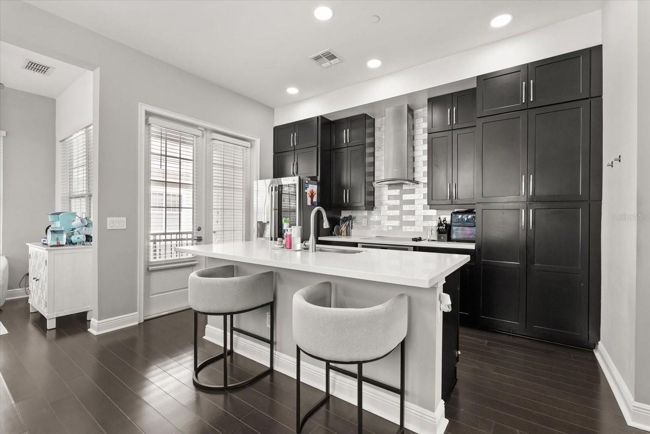 520 Lanark Ct - Photo 6 of 29