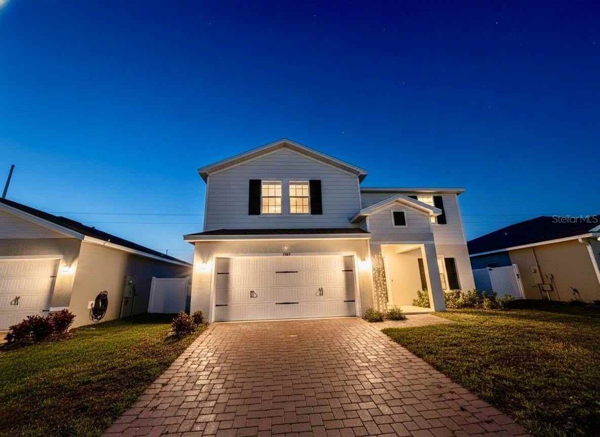 1221 Lexington Ln - Photo 2 of 36