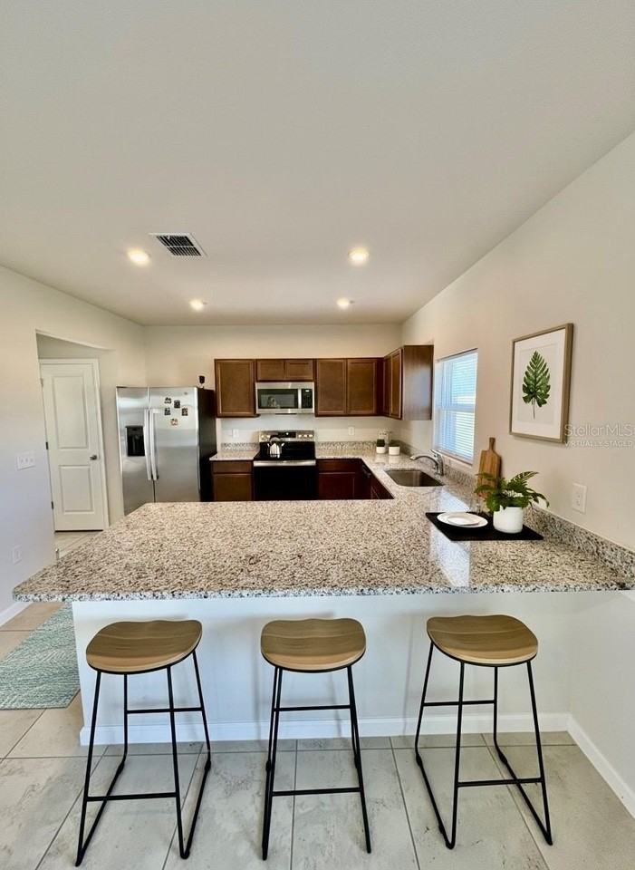 1221 Lexington Ln - Photo 7 of 36