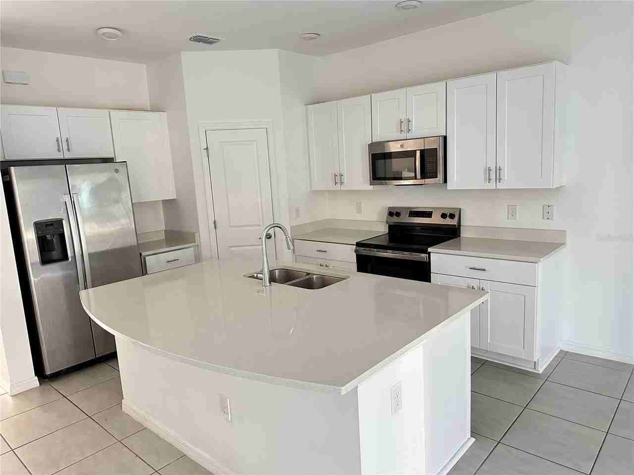 2946 Canary Ave - Photo 3 of 49