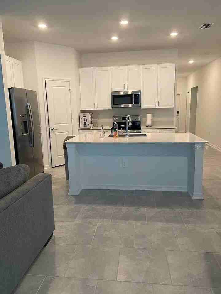 942 Cattleman St - Photo 4 of 10