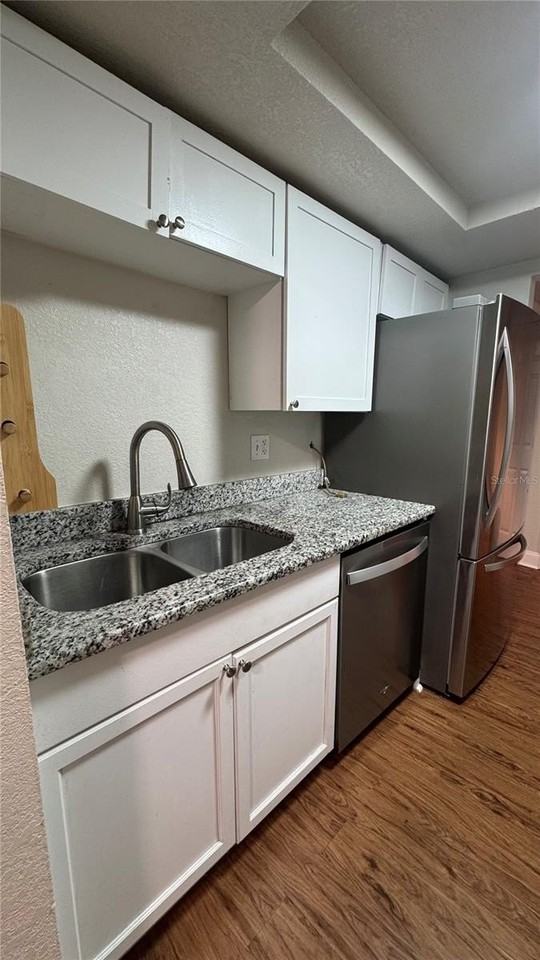 205 Lewfield Cir #205 - Photo 6 of 22