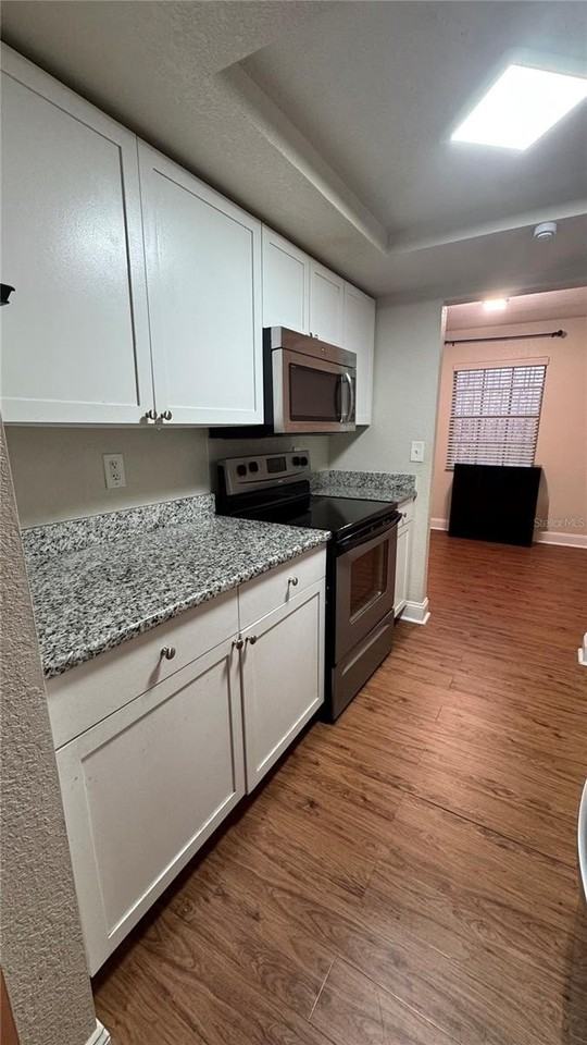 205 Lewfield Cir #205 - Photo 7 of 22