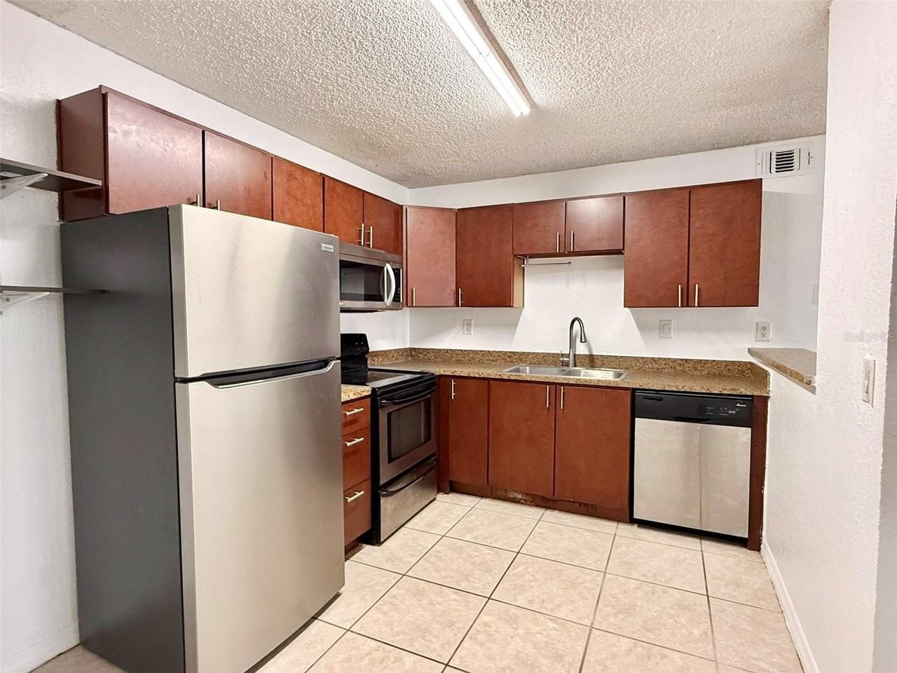 21038 Voyager Blvd #3 - Photo 6 of 15