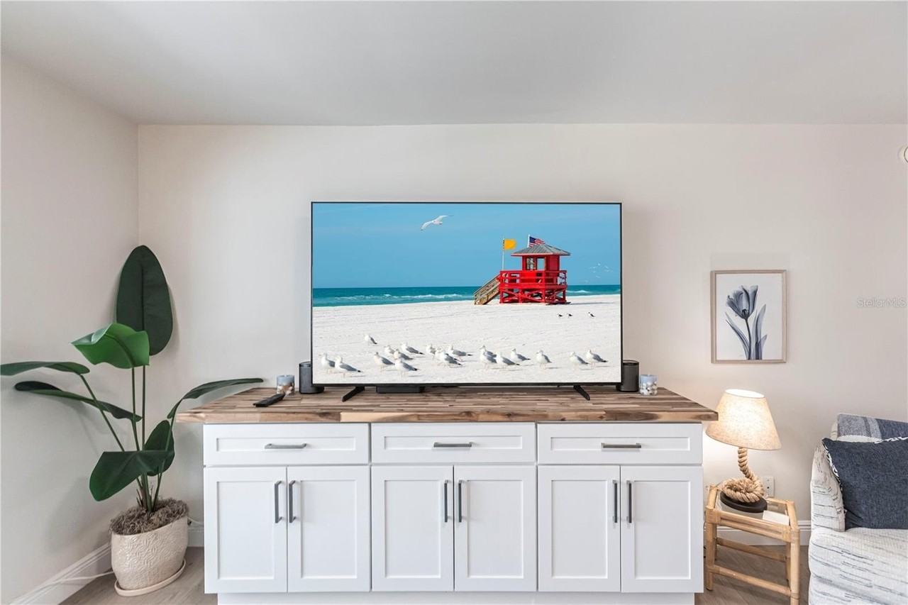 1055 W Peppertree Dr #106AA - Photo 4 of 22