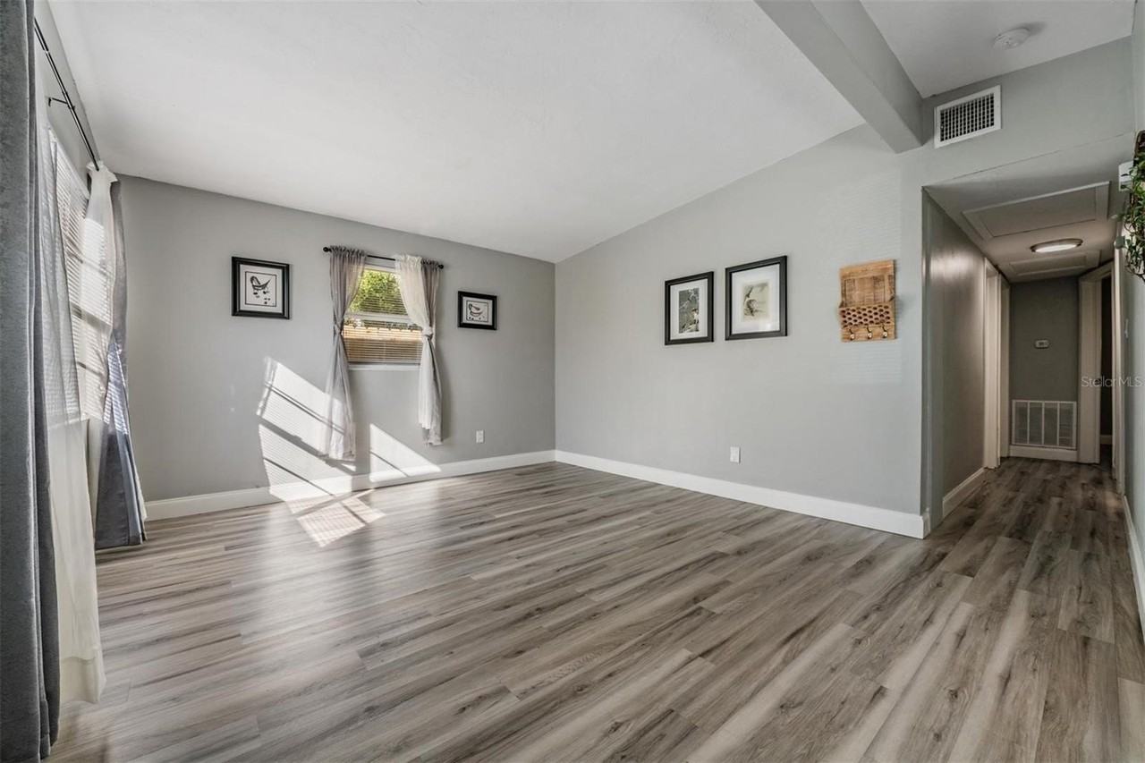 810 Jurgens St - Photo 4 of 31