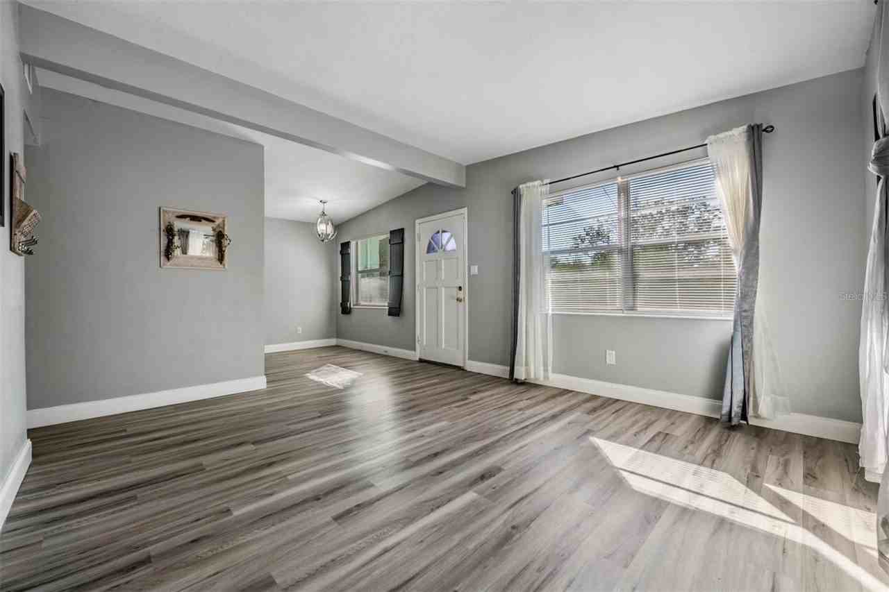 810 Jurgens St - Photo 6 of 31