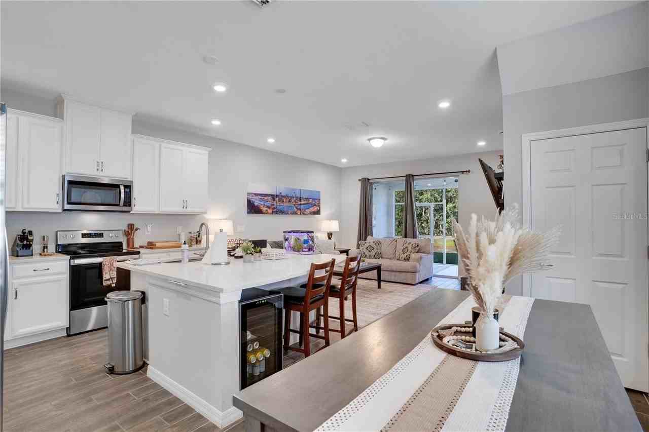 2915 Grand Kemerton Pl - Photo 5 of 39