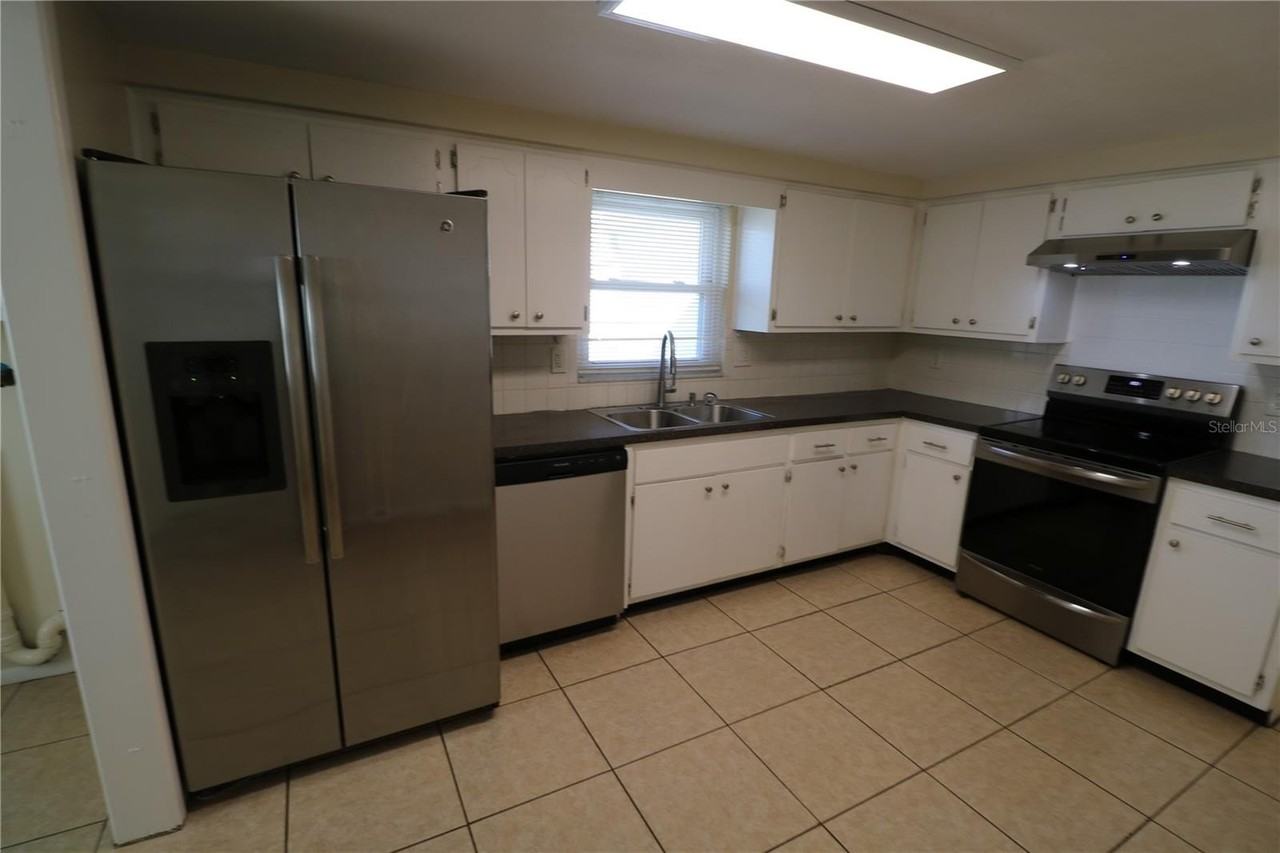 7825 Birchwood Dr - Photo 4 of 43