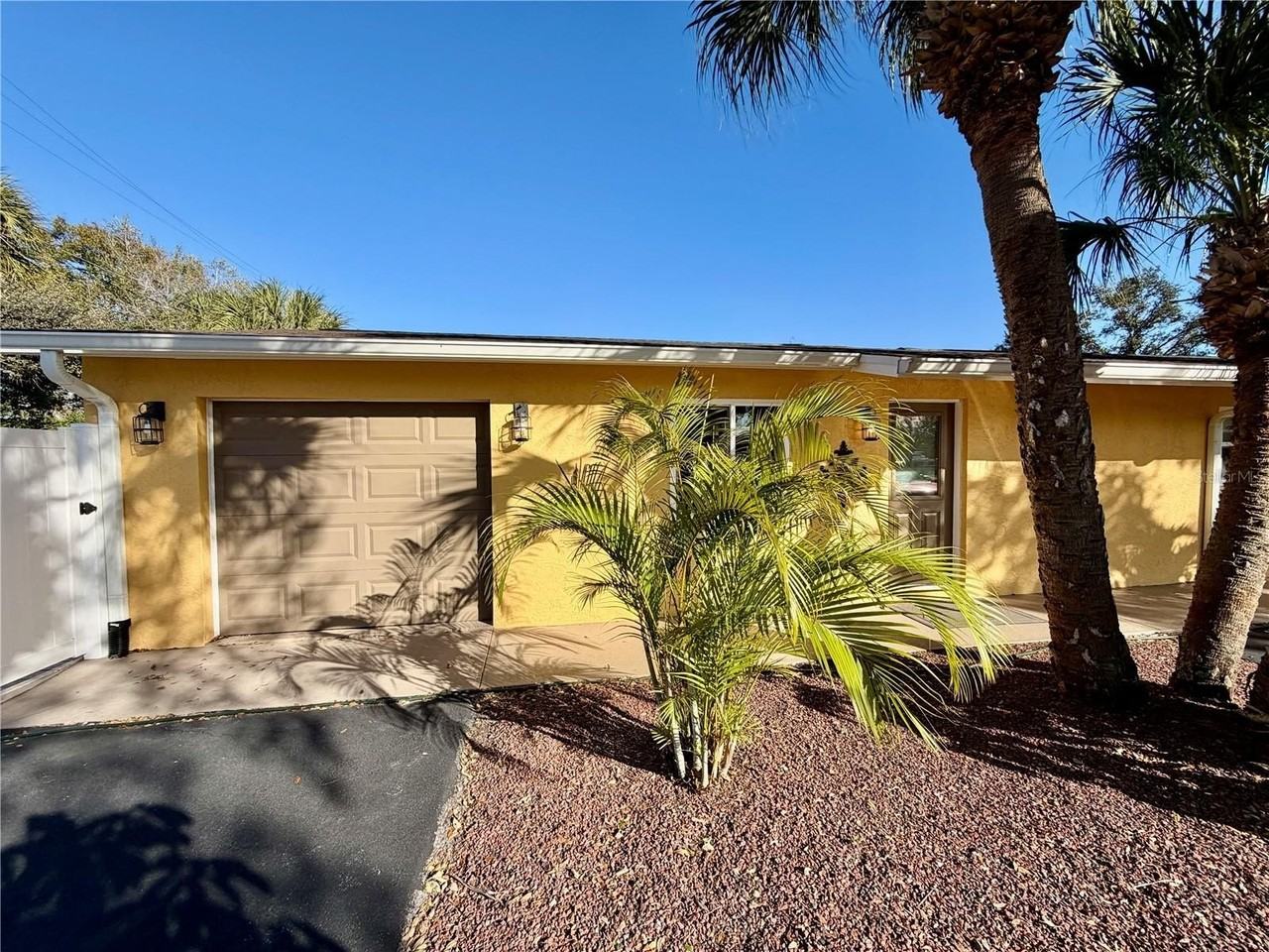 225 70th St N - Photo 2 of 25