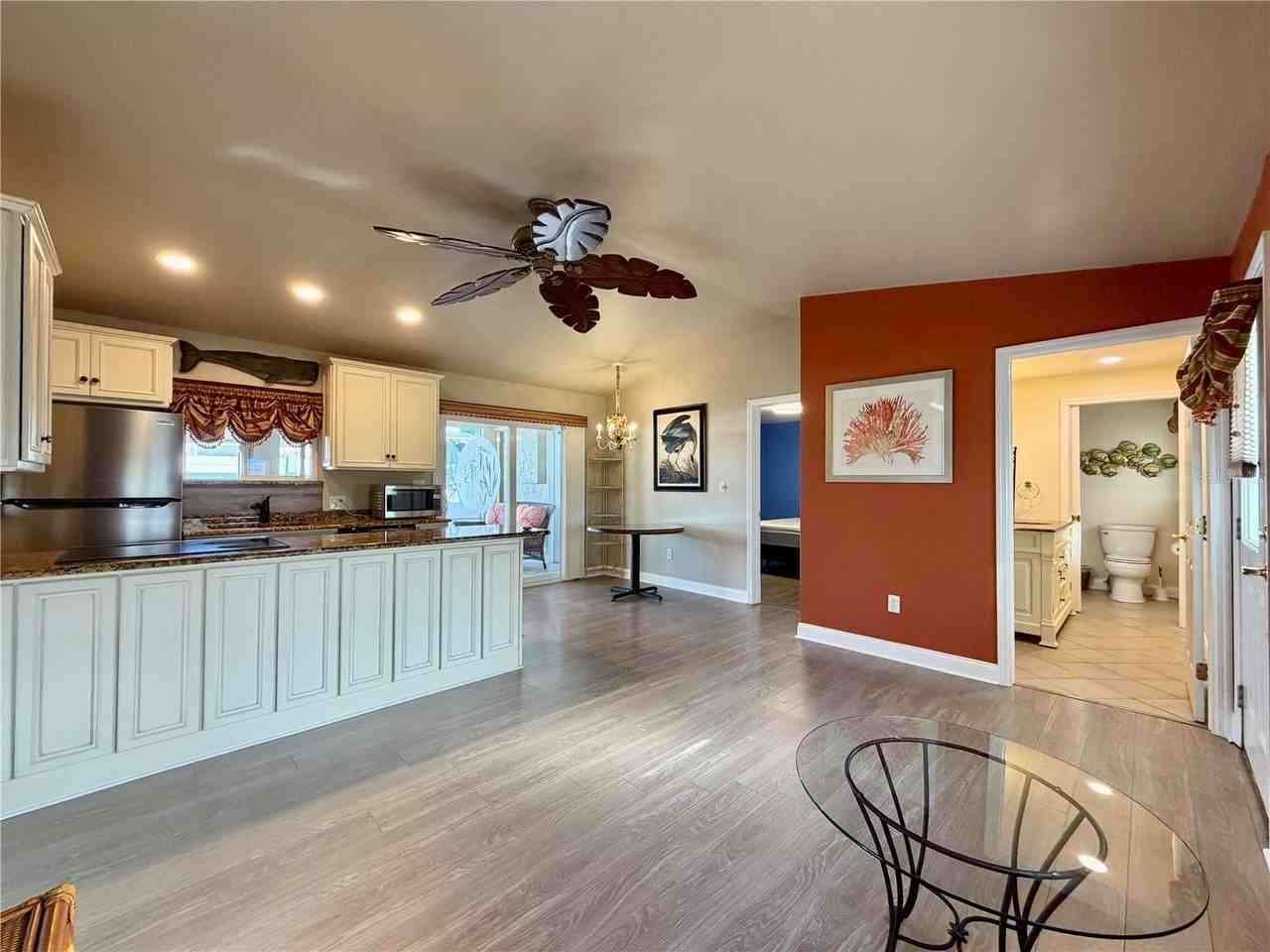 225 70th St N - Photo 5 of 25