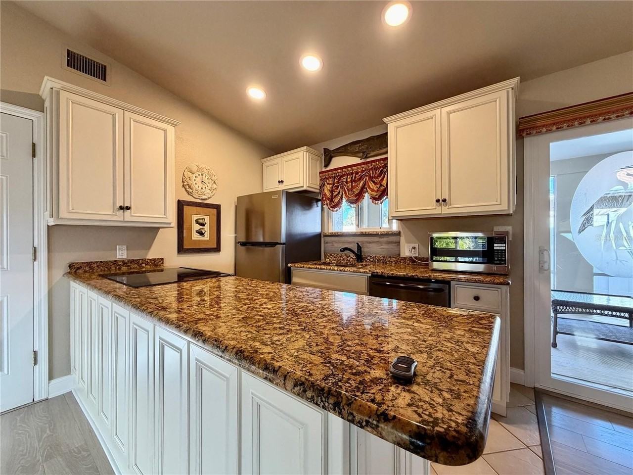 225 70th St N - Photo 7 of 25