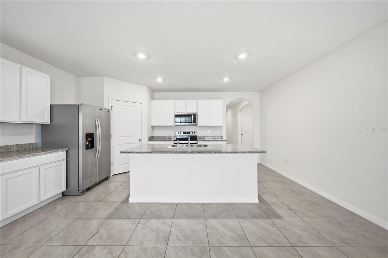 32597 Kobuk Valley Ave - Photo 5 of 25