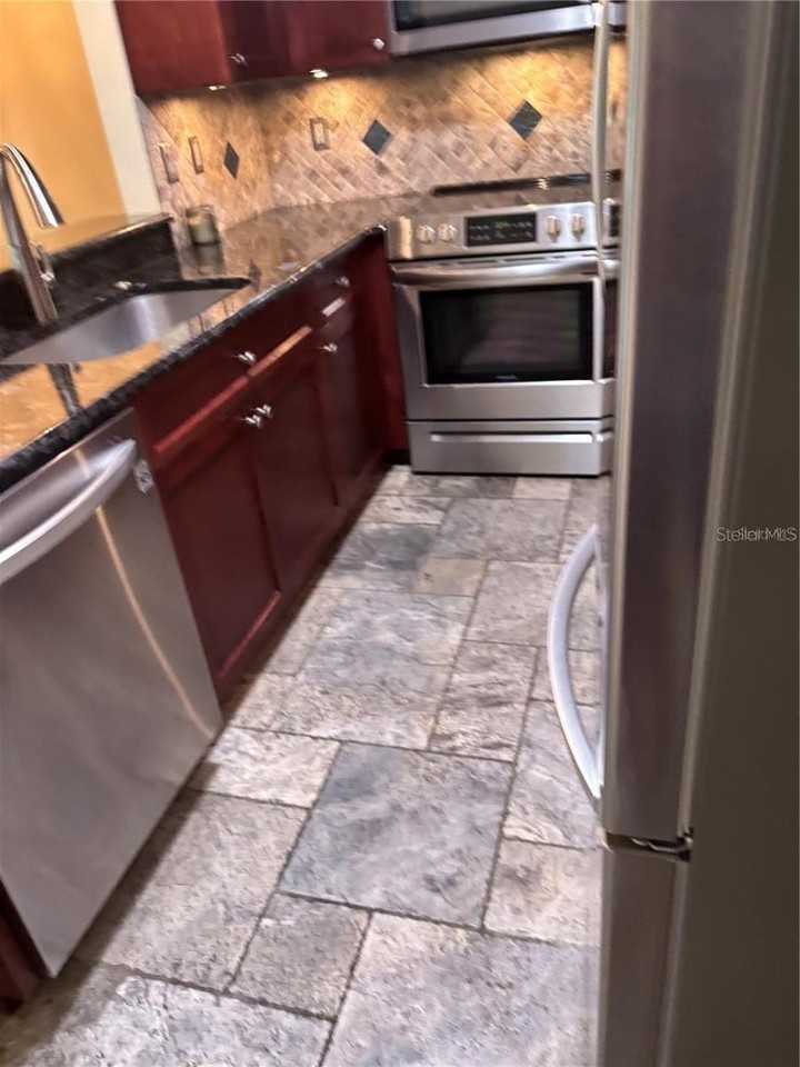 1400 Pine Glen Ln - Photo 6 of 28