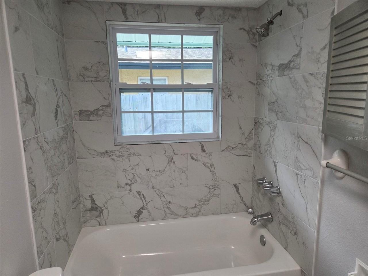 3201 Dryer Ave - Photo 5 of 10