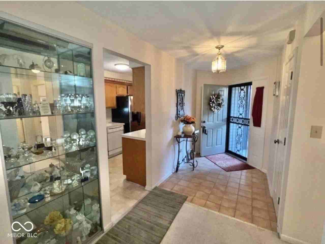 1647 Justin Ave - Photo 3 of 20