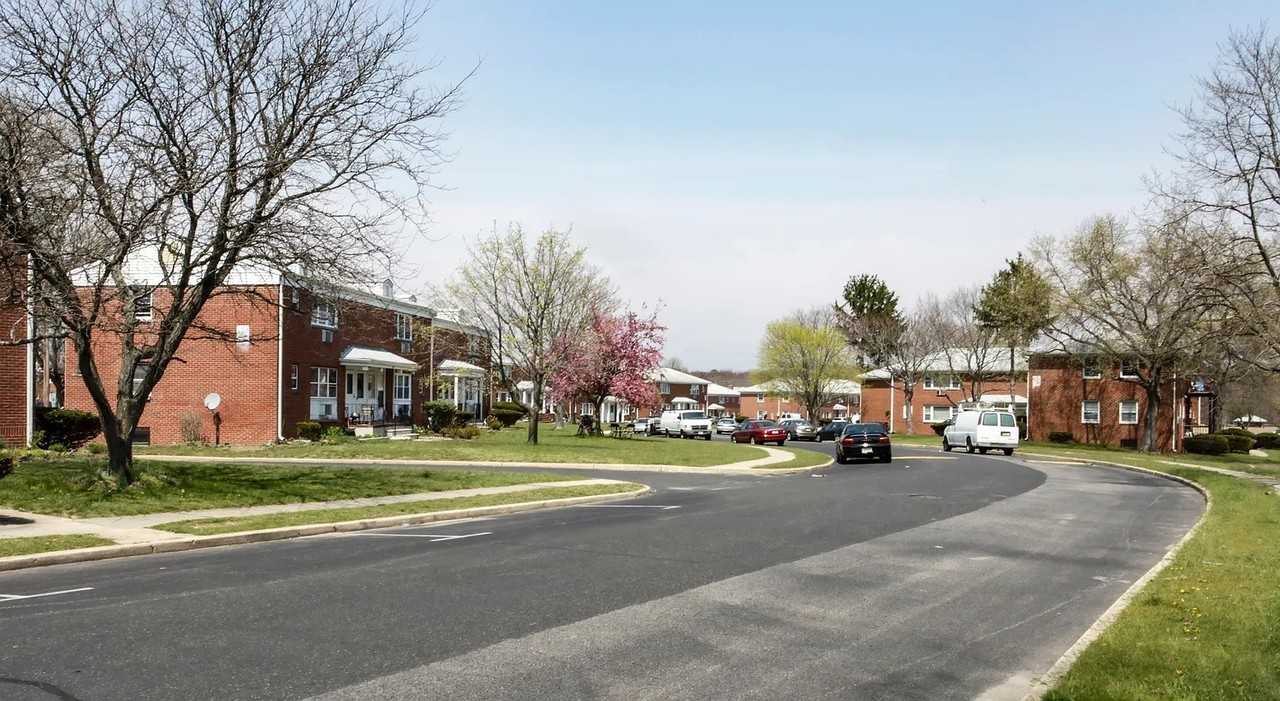 Pinewood Apartments - Photo 2 of 14