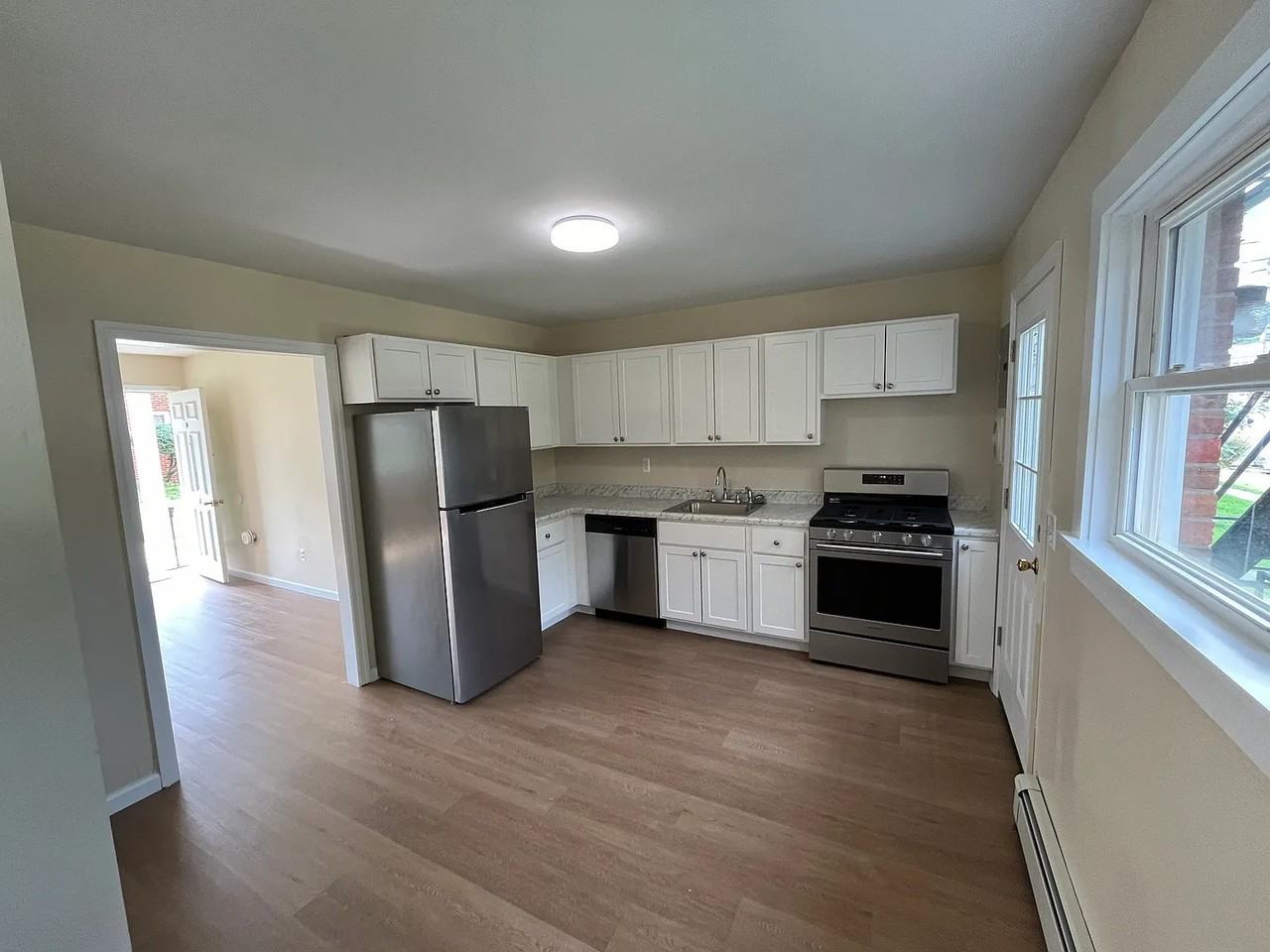 Pinewood Apartments - Photo 3 of 14